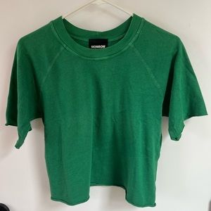 Monrow cropped sweatshirt material tee shirt. Green, size XS
